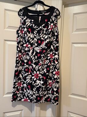 Summer Fun Vibrant Black White Pink Floral Sleeveless Sexy Plus Size Dress 14W